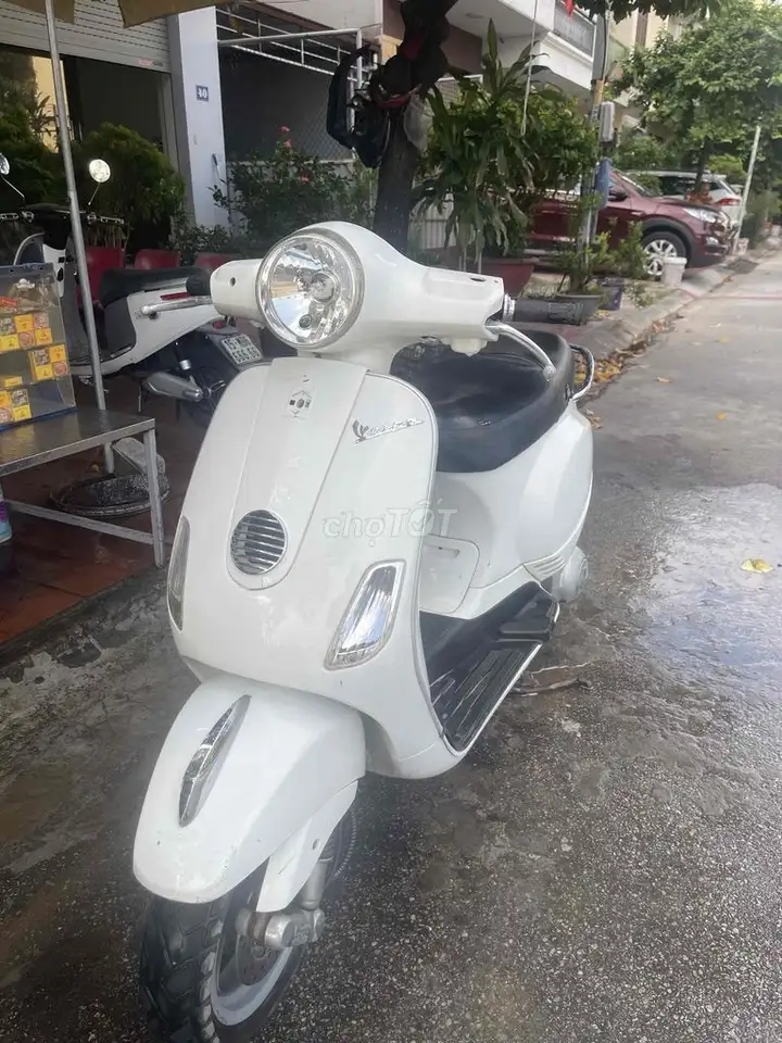 Piaggio Vespa 2011 Белый