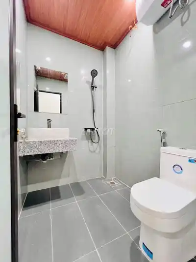 Новый дом 259 Vinh Hung, просторный балкон