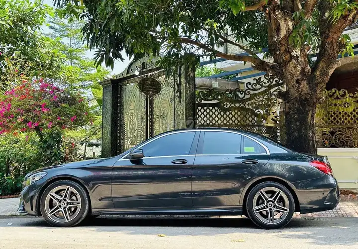 Mercedes-Benz C180 AMG 2020 серый, 38000 км