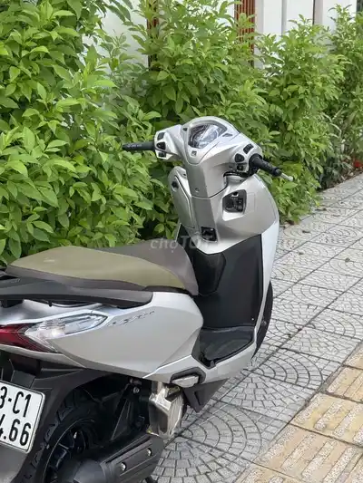 Honda Lead 2 клапана 2019 серебристый скутер