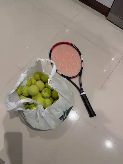 Теннисные мячи и ракетка Babolat Pulsion