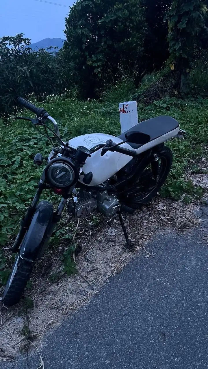 Cafe racer внедорожный мотоцикл 140 кубов