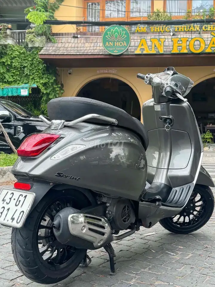 Vespa Sprint 2018 iGet ABS серый титан в отличном состоянии