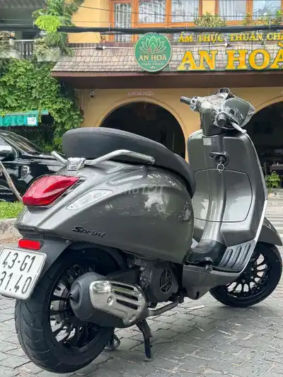 Vespa Sprint 2018 iGet ABS серый титан в отличном состоянии