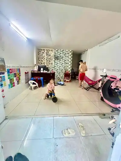 Дом в переулке Бинь Три Донг (4x10м), 1 этаж, 2 спальни, 1 туалет