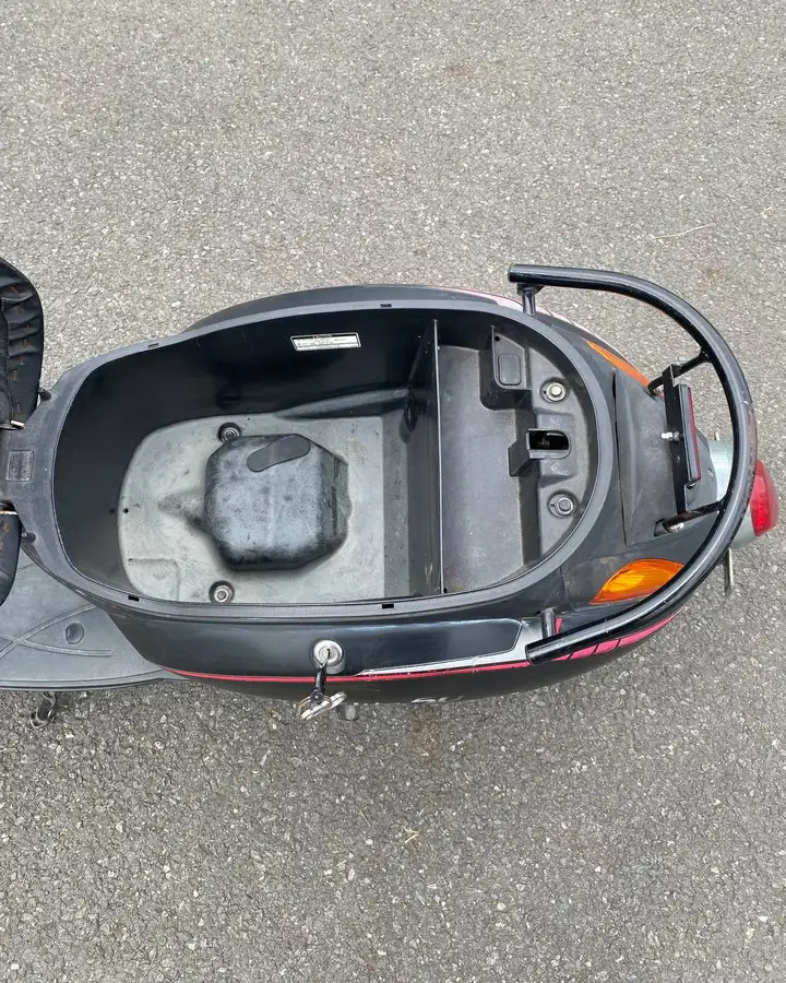 Скутер SYM Elite 50