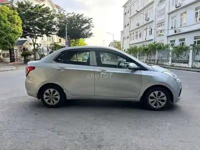 Hyundai i10 2016 Серебристый 5-местный