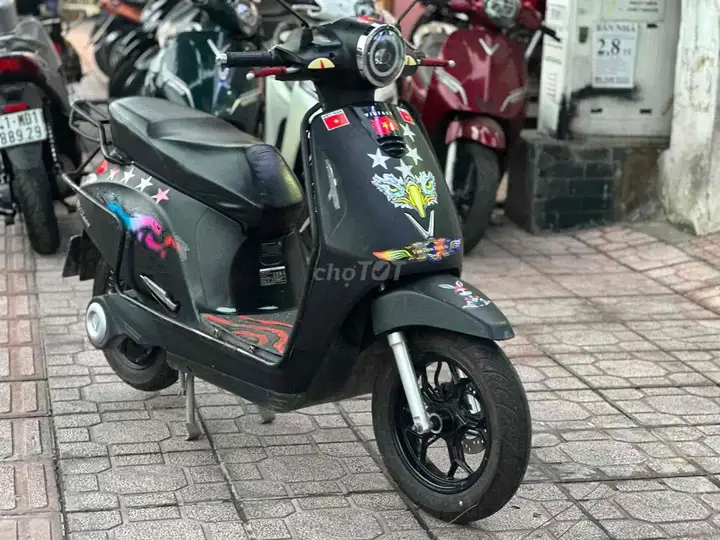 Электроскутер VinFast Evo200 2025 черный