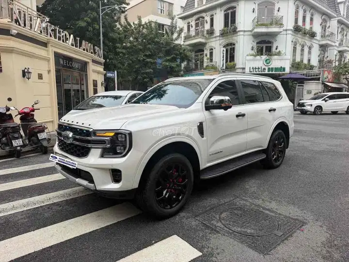 Ford Everest 4WD 2025, частное лицо, продажа в дилерском центре Ford