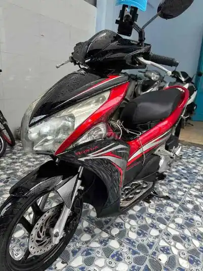 Honda Air Blade 2024 Красно-черный