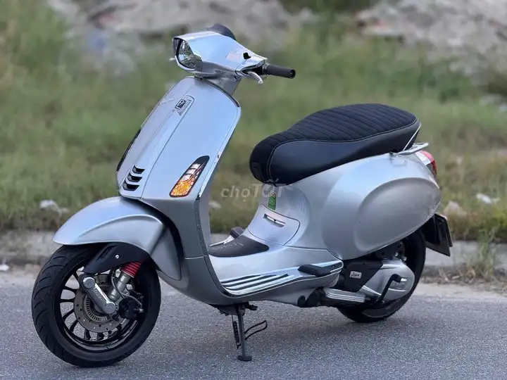 Piaggio Vespa Sprint iGet ABS серебристый