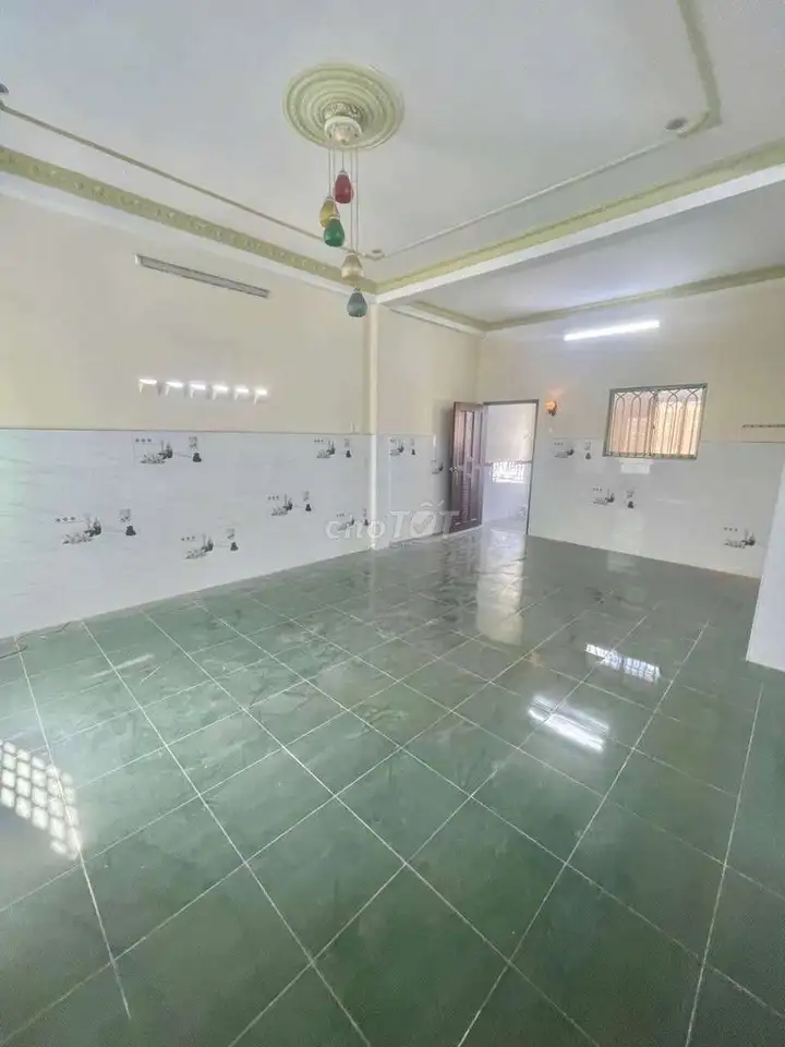 3-этажный дом с фасадом на ул. Ба Динь, 124 м²