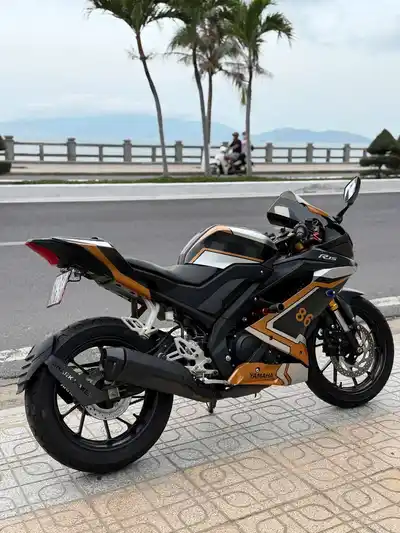 Yamaha R15 2021