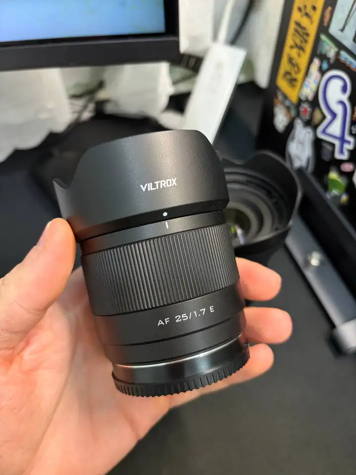 Sigma 18–50mm F2.8 DC DN, Viltrox 25mm F1.7 (e-mount)