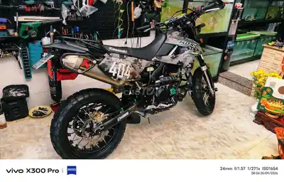 Моцарт Kawasaki KLX 250 FI 3,400 км черный