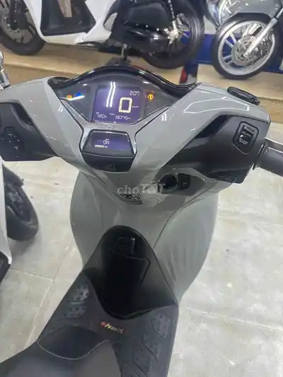 Honda SH 160 ABS 2023 Серый цемент 9000 км