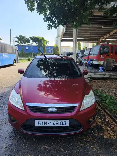 Ford Focus 1.8 2011 Красный