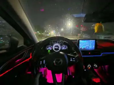 Мазда Мазда-3 2017 красная 98 000 км