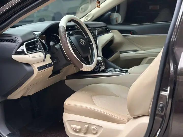 Camry 2.5Q 2019, новый кузов, импорт из Таиланда