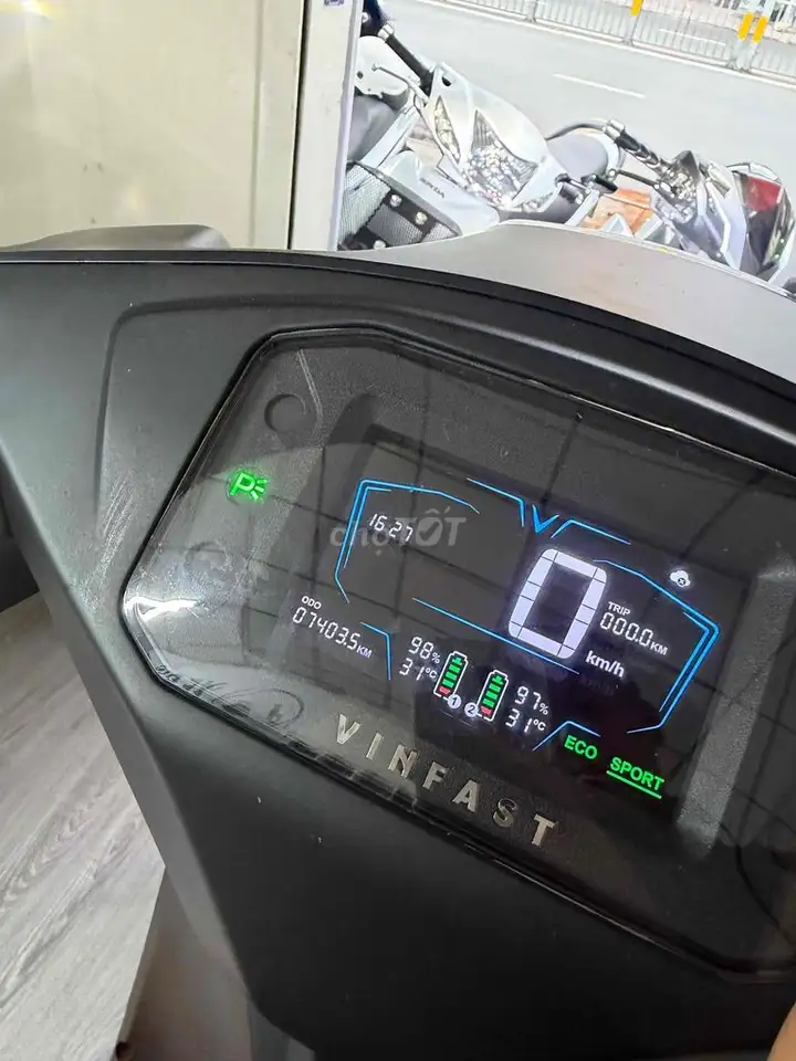 Электроскутер VinFast Vento ABS, черный, 7 000 км