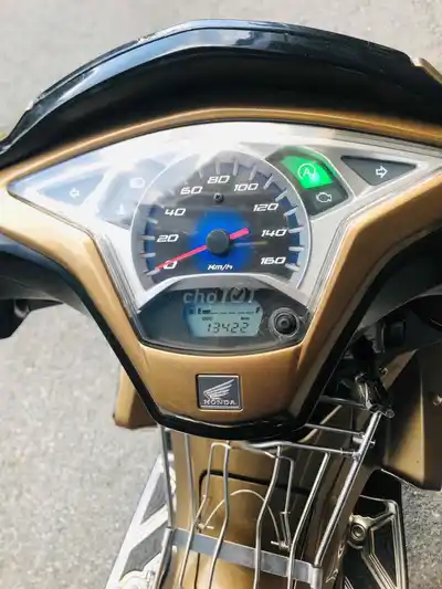Honda Airblade 125, золотисто-черный, с большим ключом