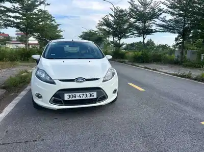 Ford Fiesta, белый, автомат, 5 мест