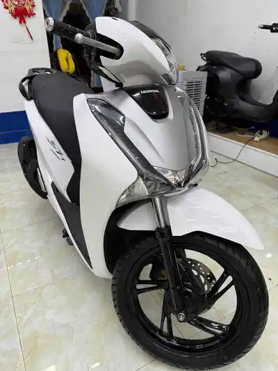 Honda SH 150 ABS 2019 бело-серебристый