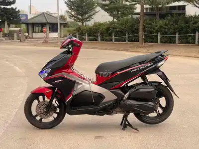 Honda Air Blade 125 Красно-черный