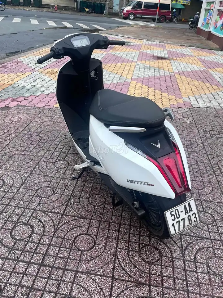Электроскутер VinFast Vento Neo, белый, пробег 9000 км