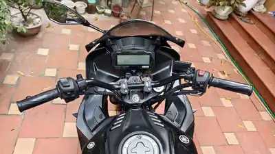 Мотоцикл Yamaha R15V3 в хорошем состоянии