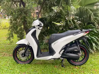 Honda SH 125cc 2016 белый-черный - рассрочка первый взнос 13 млн