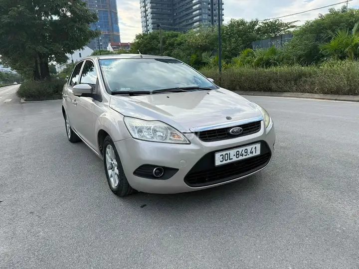 Ford Focus 2010, МКПП, песочный, 160 000 км