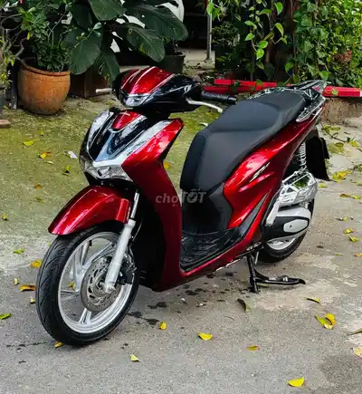 Honda SH 125i ABS конец 2025 г. Красно-черный 500 км