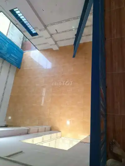 Комната 38м² на улице Nguyen Duy Trinh, phường Long Truong (Q9) с антресолью