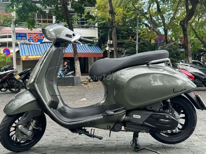 Vespa Sprint 2018 iGet ABS серый титан в отличном состоянии