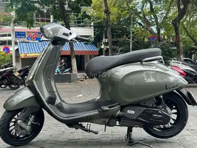 Vespa Sprint 2018 iGet ABS серый титан в отличном состоянии