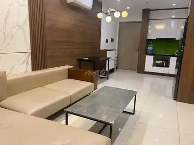 Квартира с 3 спальнями и мебелью на среднем этаже S1 Vinhomes Smart City