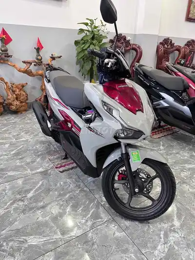 Honda AB 125 2024 Цементный серый 5400 км