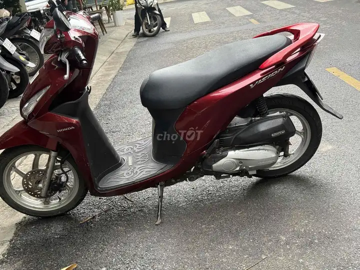 Honda Vision 2018 красный