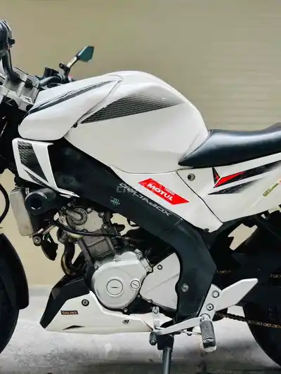 Yamaha FZ 150 FI белый оригинальный автомобиль Yamaha