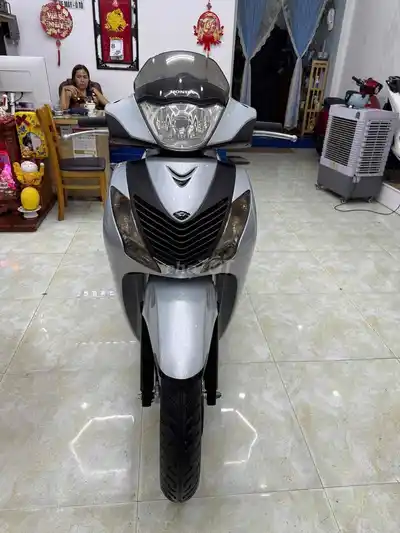 Honda SH150i 2010, серебристый, Италия