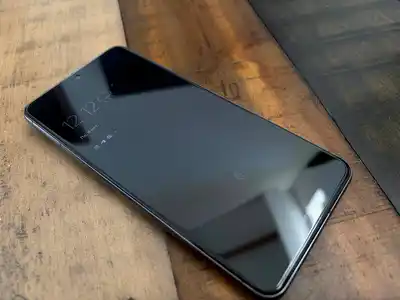 Google Pixel 8 Pro 128 ГБ, Google Pixel 7 128 ГБ, кроссовки Mizuno, чайный набор