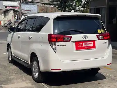 Toyota Innova 2.0E 2019 Белая МКПП - Цена снижается