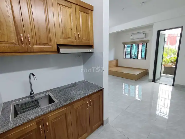 Собственник. Угловая комната 30 м², светлая, прохладная, балкон, лифт