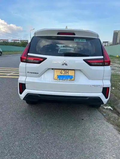Mitsubishi Xpander 7 мест белый