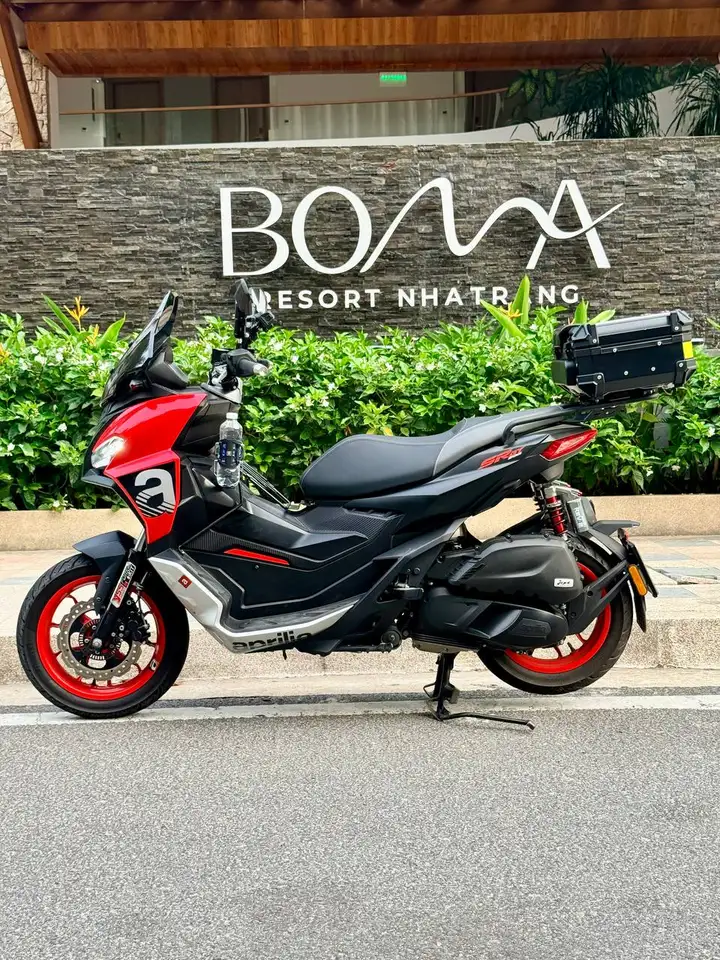 APRILIA SR GT 200