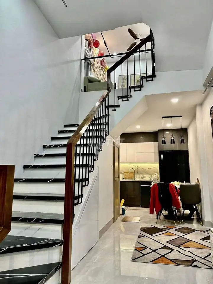 Продажа дома в Ан Кхань, 20 м до главной улицы, 32 м², 5 этажей, 3 спальни