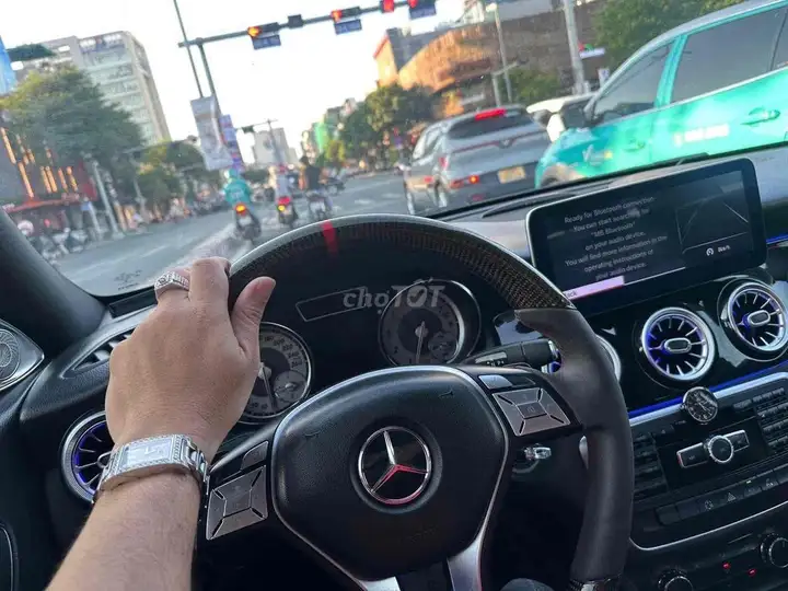 Mercedes-Benz CLA200 в полном обвесе CLA45