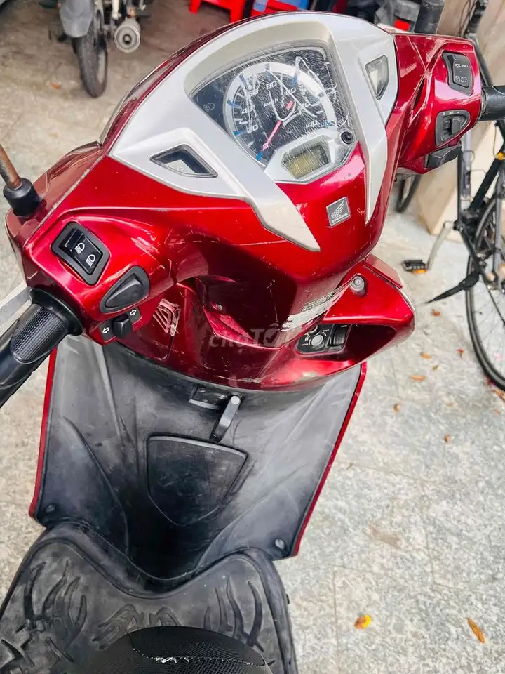 Honda Lead 2015 красный