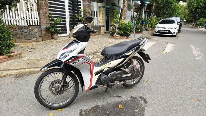 Honda Wave RSX в оригинальном состоянии, мотор работает тихо и мощно